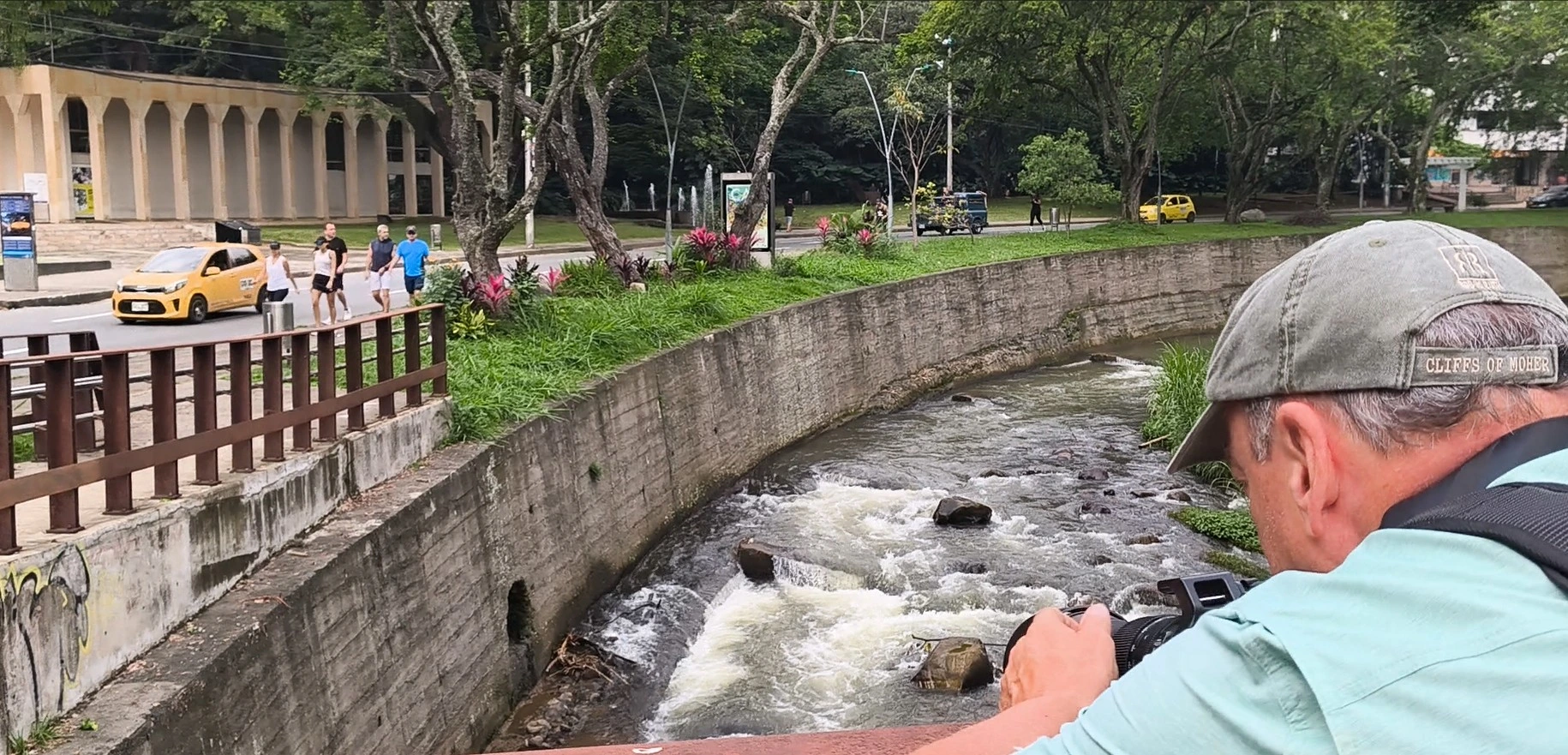 que hacer en cali - Caminar por el rio cali